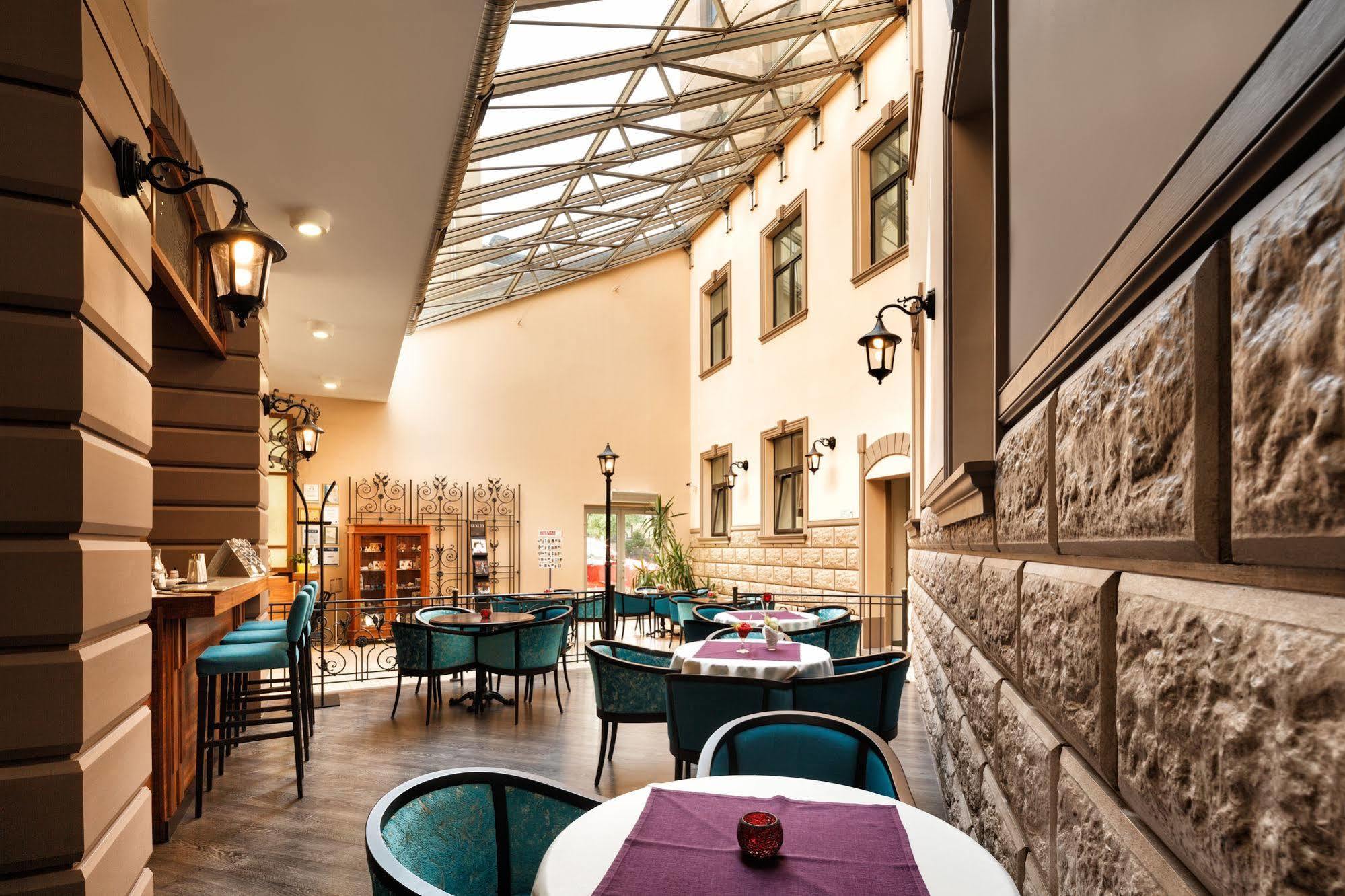 City Hotel Teater Riga Dış mekan fotoğraf